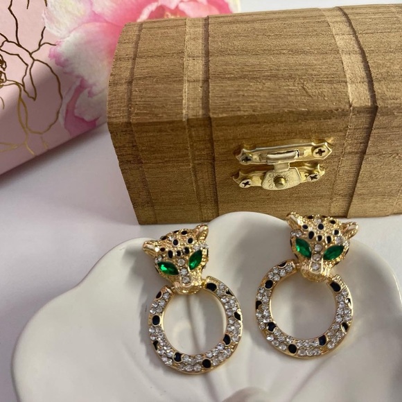 Panther earrings with clear and green Rhinestones - Picture 2 of 3
